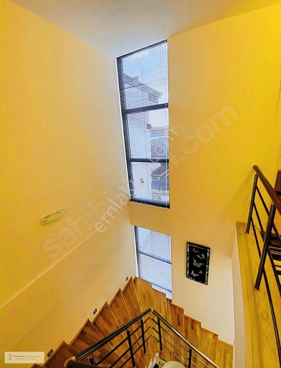 Kuşadası Soğucak'da Satılık Deniz Manzaralı Full Eşyalı Villa - Görsel 11