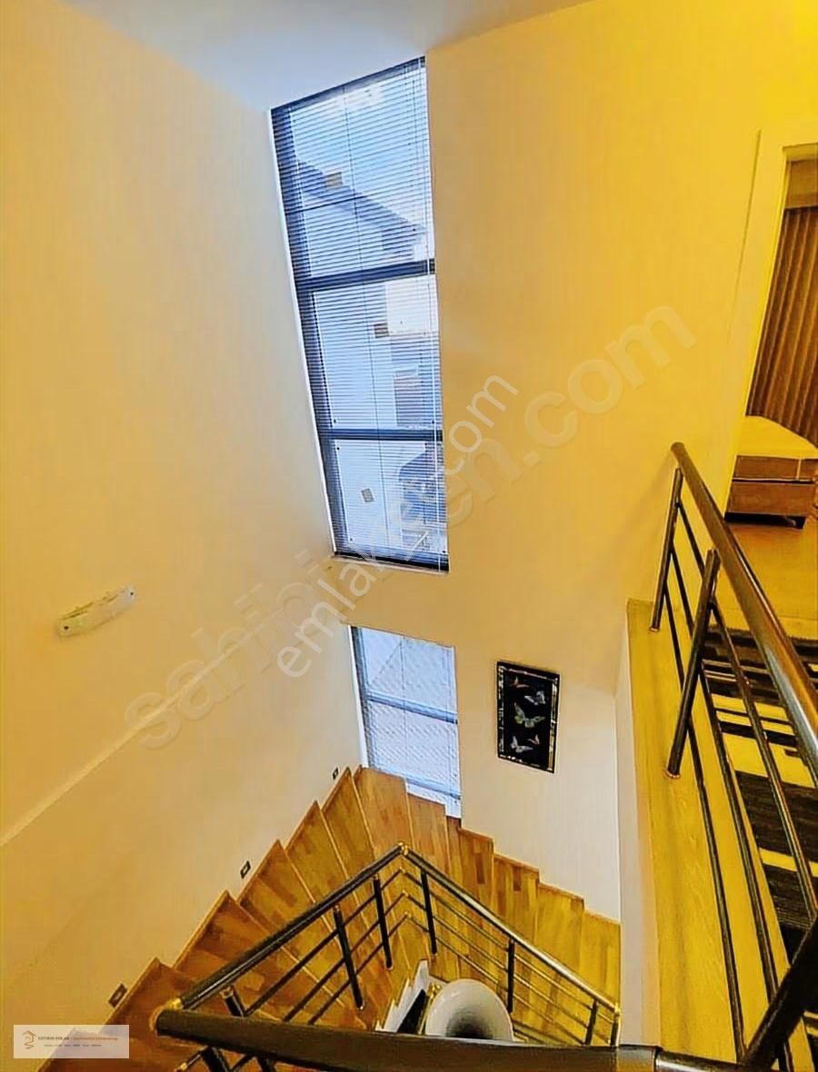 Kuşadası Soğucak'da Satılık Deniz Manzaralı Full Eşyalı Villa - Görsel 32