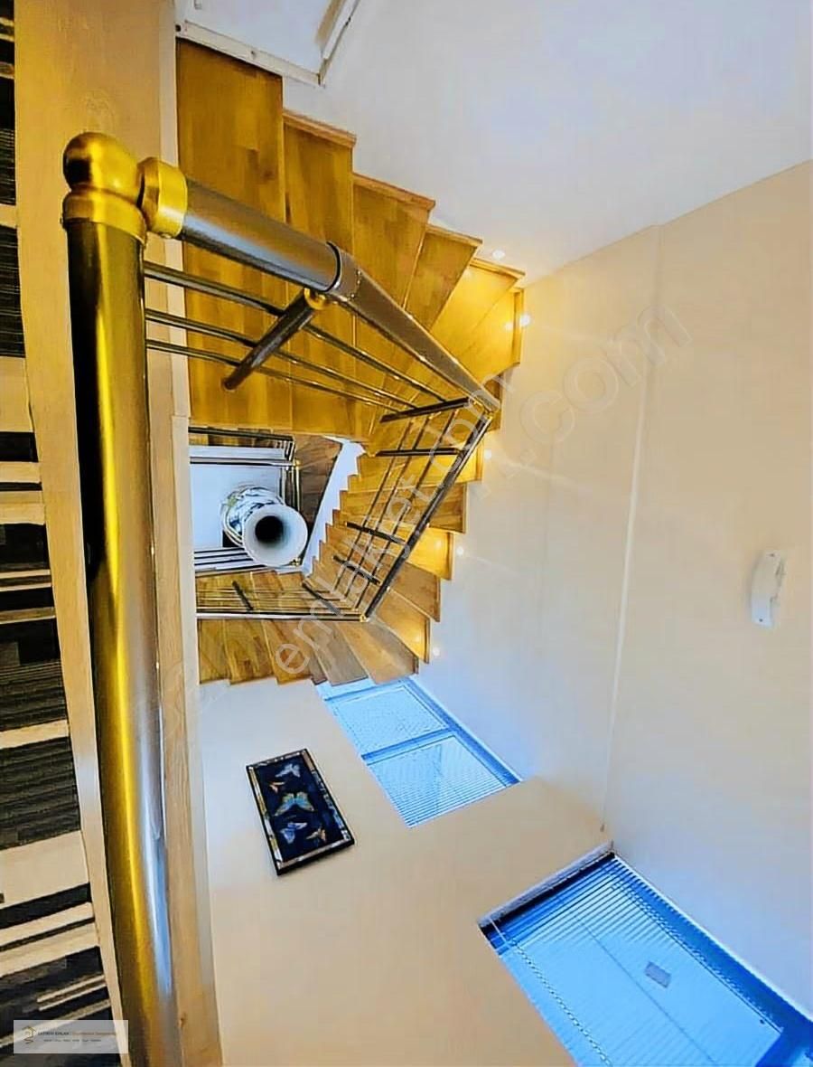 Kuşadası Soğucak'da Satılık Deniz Manzaralı Full Eşyalı Villa - Görsel 15