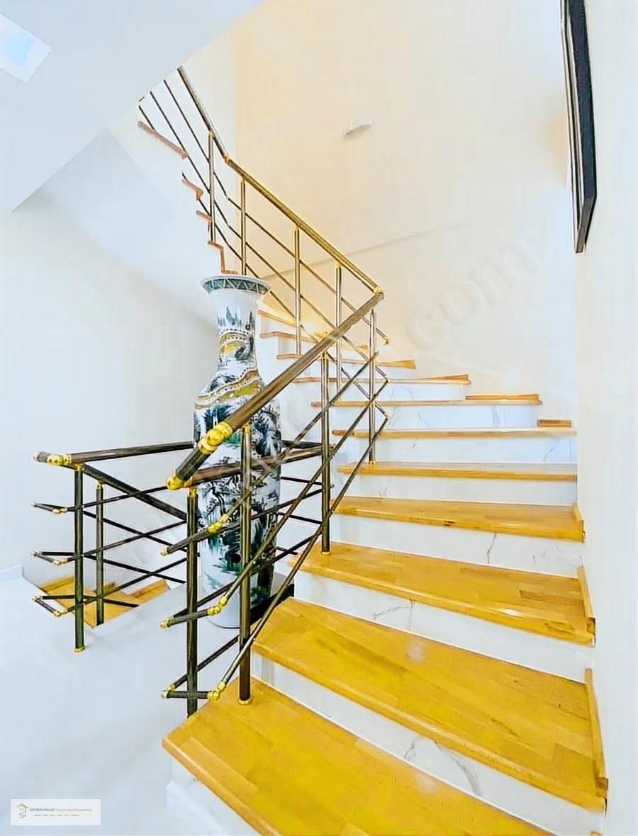 Kuşadası Soğucak'da Satılık Deniz Manzaralı Full Eşyalı Villa - Görsel 7