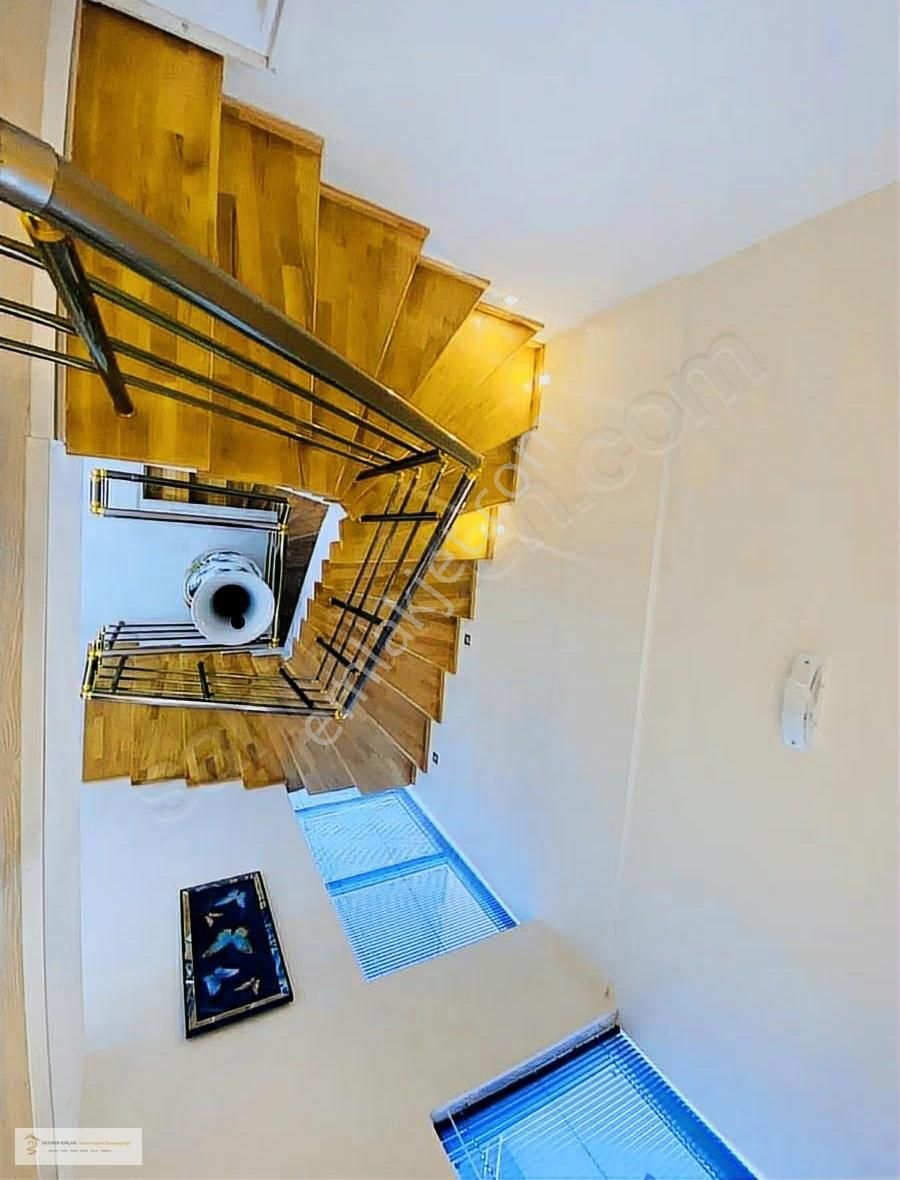 Kuşadası Soğucak'da Satılık Deniz Manzaralı Full Eşyalı Villa - Görsel 16