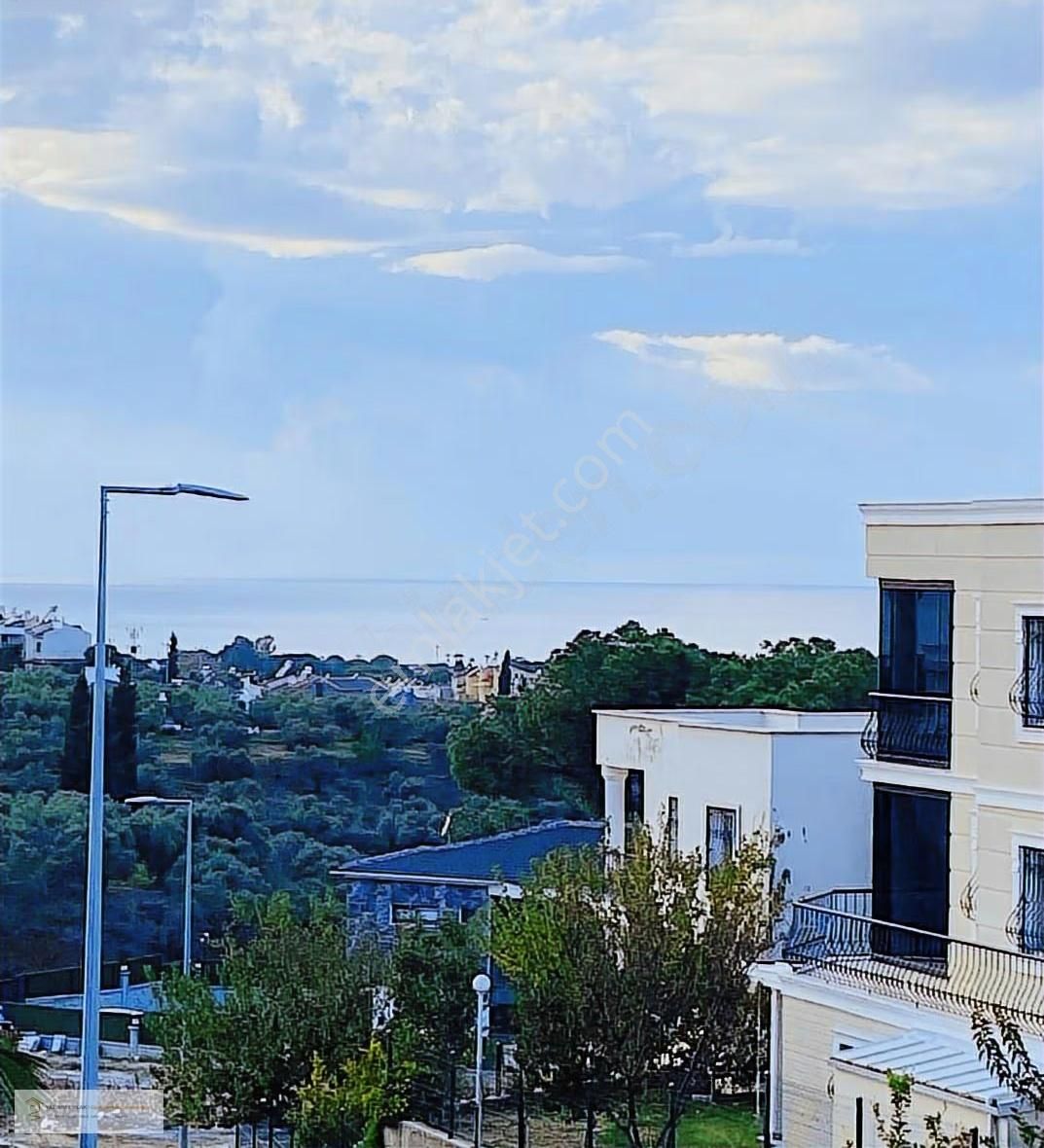 Kuşadası Soğucak'da Satılık Deniz Manzaralı Full Eşyalı Villa - Görsel 22