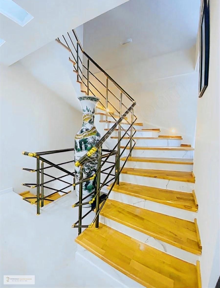 Kuşadası Soğucak'da Satılık Deniz Manzaralı Full Eşyalı Villa - Görsel 10