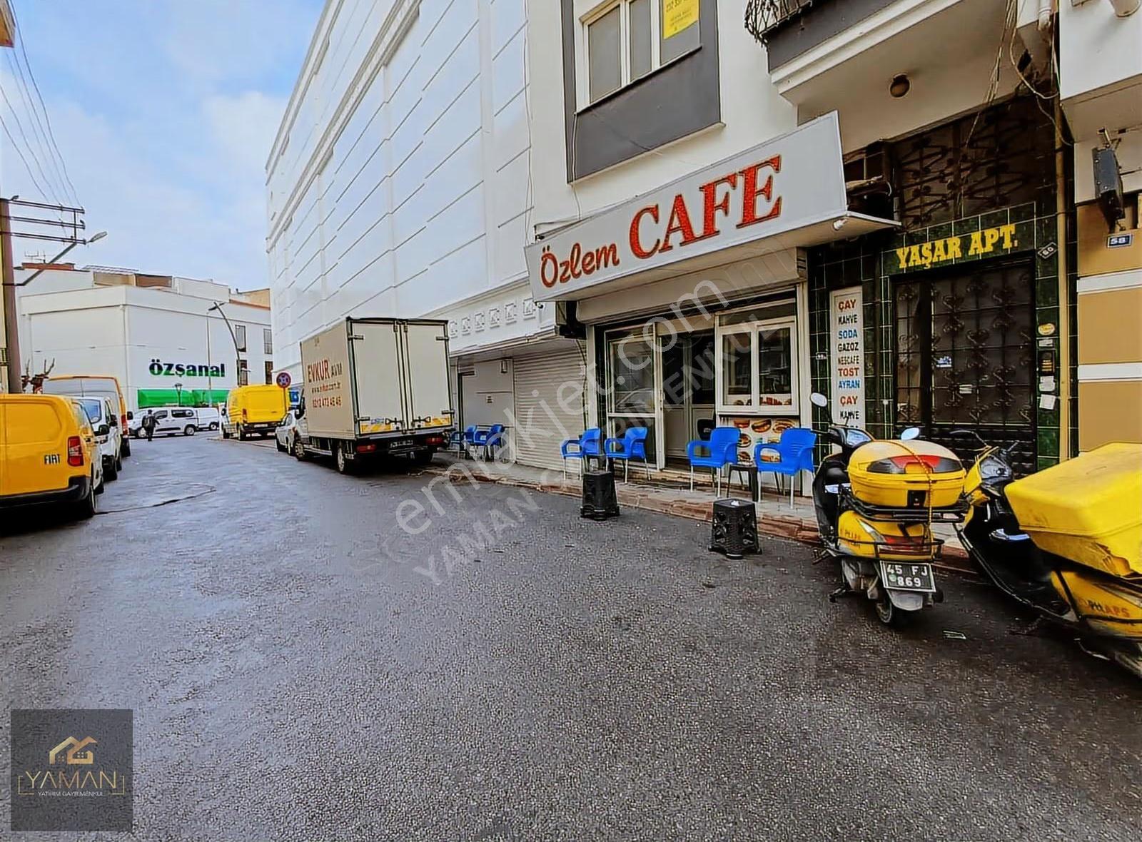 Tahir Ün Caddesi 217m² Batarkatlı Satılık Kiracılı Dükkan