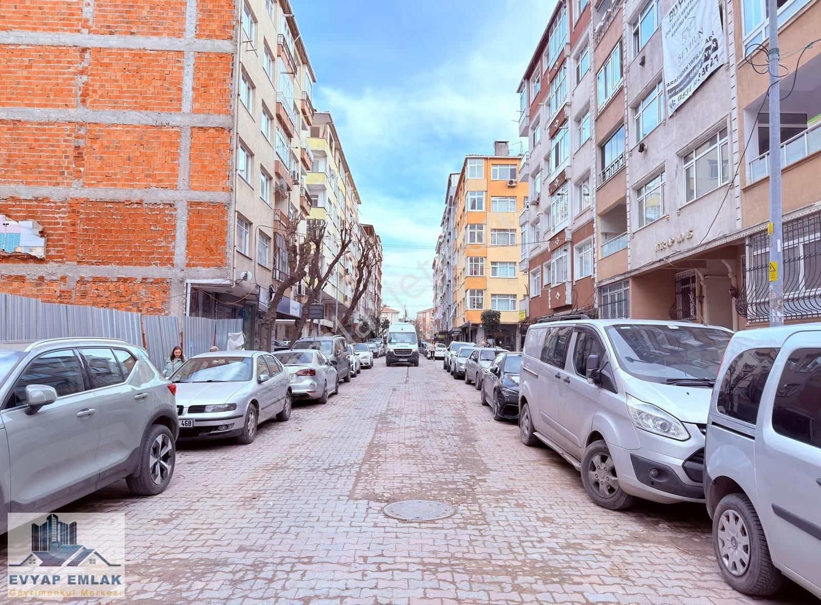 Bahçelievler Yayla Merkez'de Genç Bina 2+1 Boş Temiz Satılık - Görsel 17