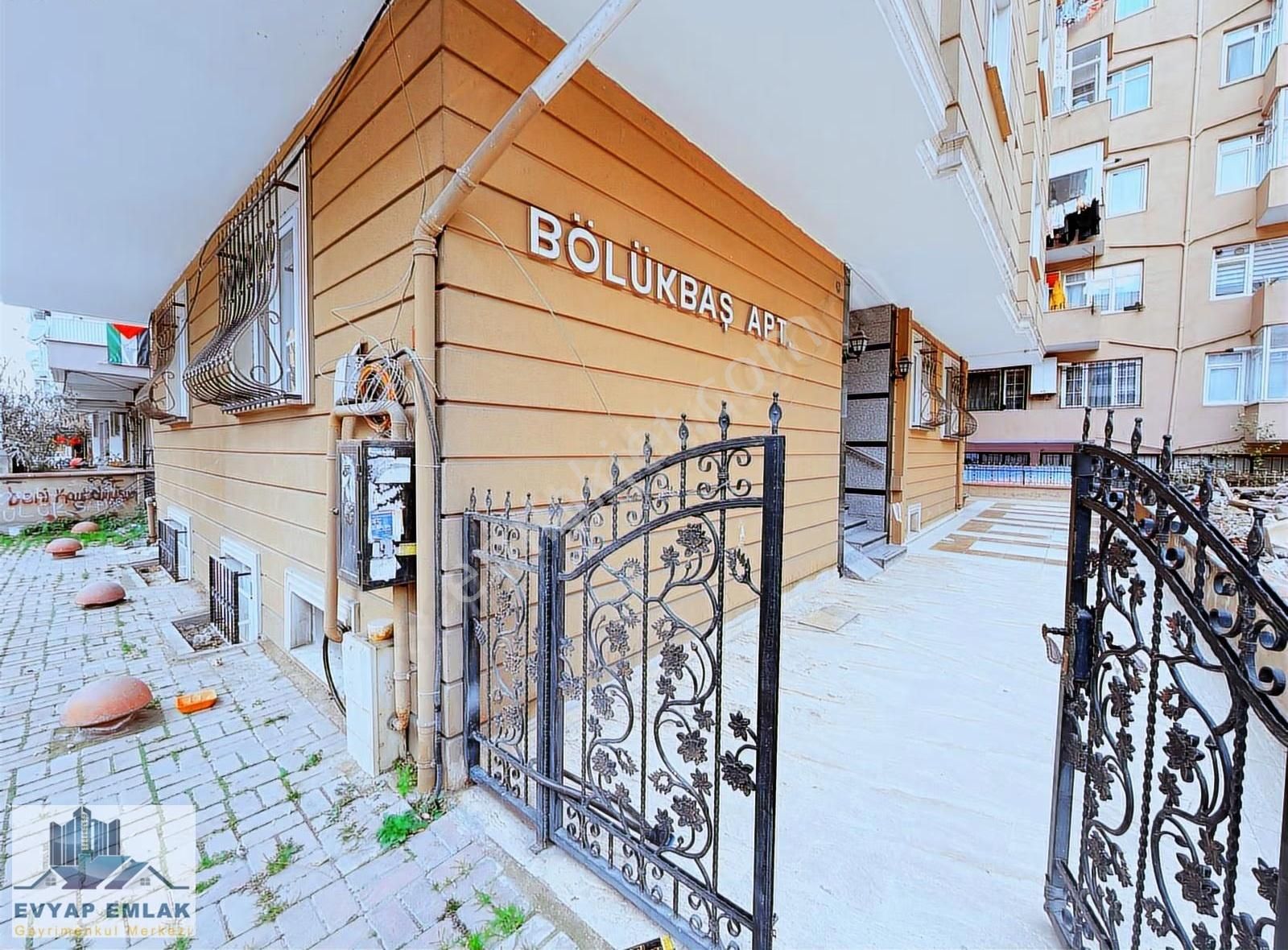 Bahçelievler Yayla Merkez'de Genç Bina 2+1 Boş Temiz Satılık - Görsel 16