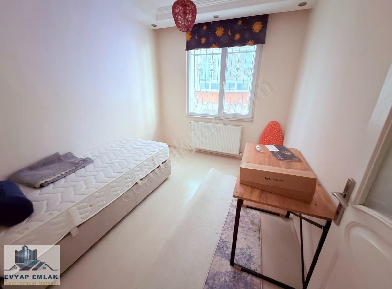 Bahçelievler Yayla Merkez'de Genç Bina 2+1 Boş Temiz Satılık - Görsel 2