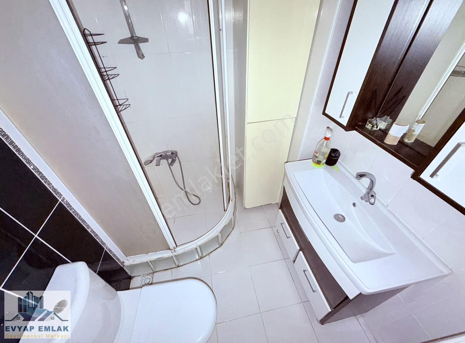 Bahçelievler Yayla Merkez'de Genç Bina 2+1 Boş Temiz Satılık - Görsel 26