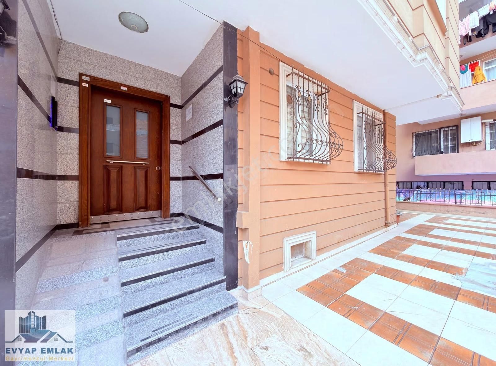 Bahçelievler Yayla Merkez'de Genç Bina 2+1 Boş Temiz Satılık - Görsel 14