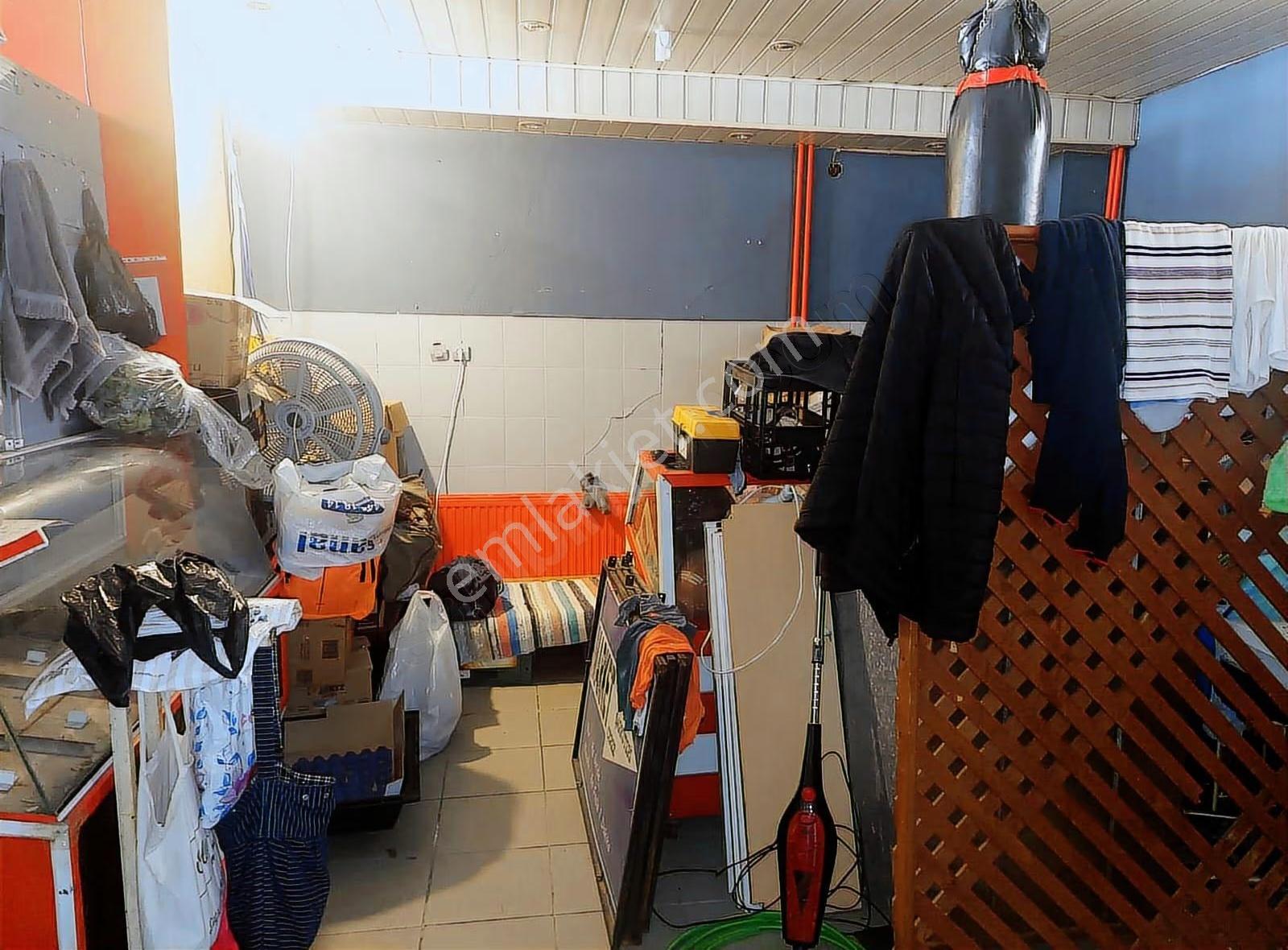 Gaziemir'de Devren Satılık Market: 95m², Hazır Müşterili - Görsel 11