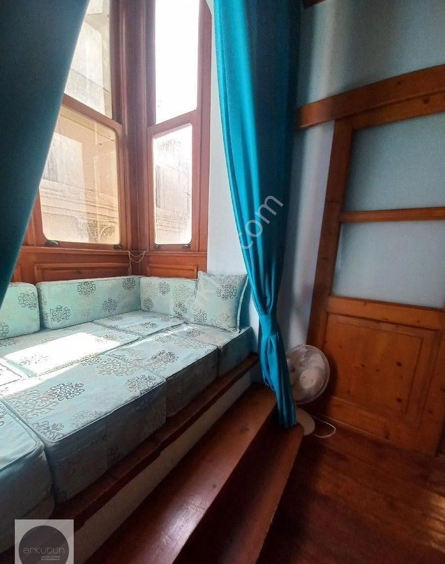 Erkutun'dan, Galata Kulesi Karşısı Serdar-ı Ekrem Sokak'ta Tarihi Asseo Han'da Cumbalı Satılık Konut - Görsel 10