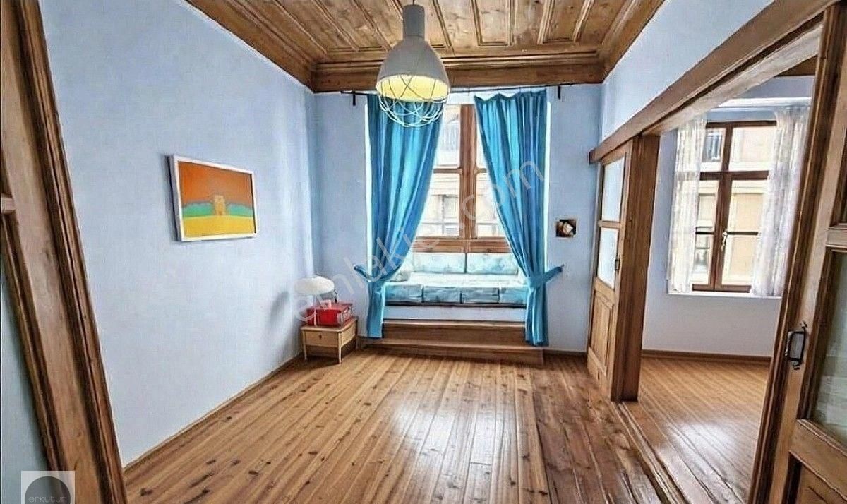 Erkutun'dan, Galata Kulesi Karşısı Serdar-ı Ekrem Sokak'ta Tarihi Asseo Han'da Cumbalı Satılık Konut - Görsel 22