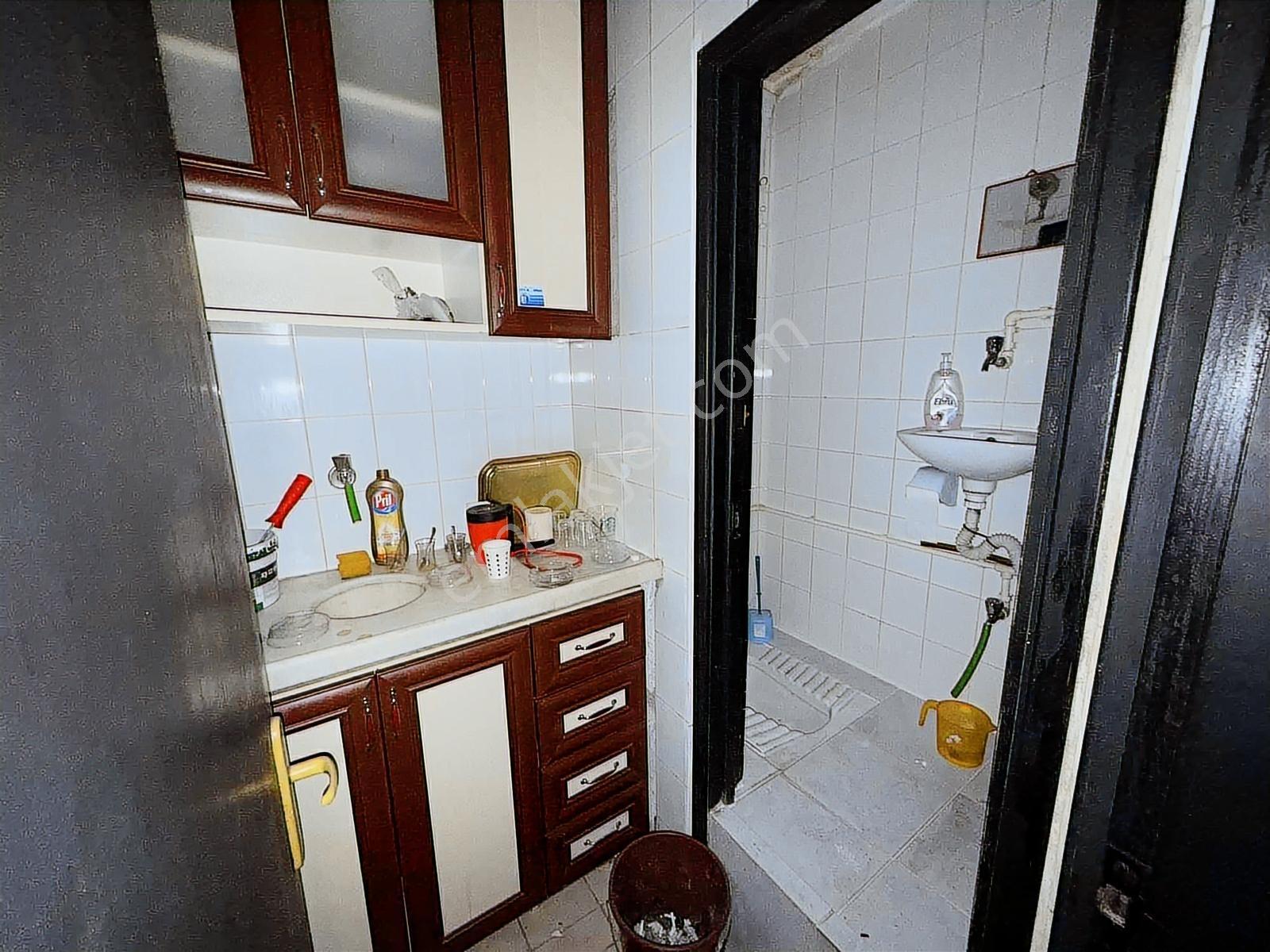 Bm Real Estate Gazcılar Cadde Üzerinde Satılık Eşyalı Ofis - Görsel 15