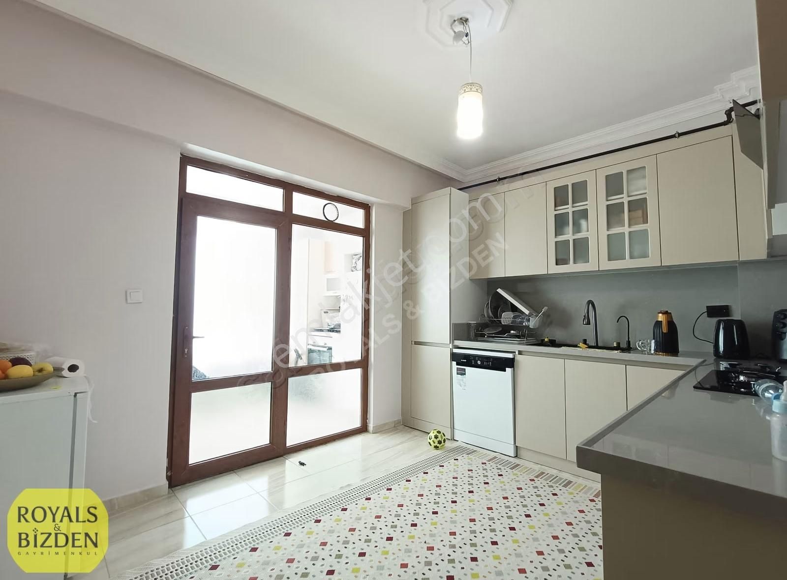 Karatay Saraçoğlu Cad. Cepheli Kızartma Balkonlu 3+1 Geniş Daire - Görsel 6