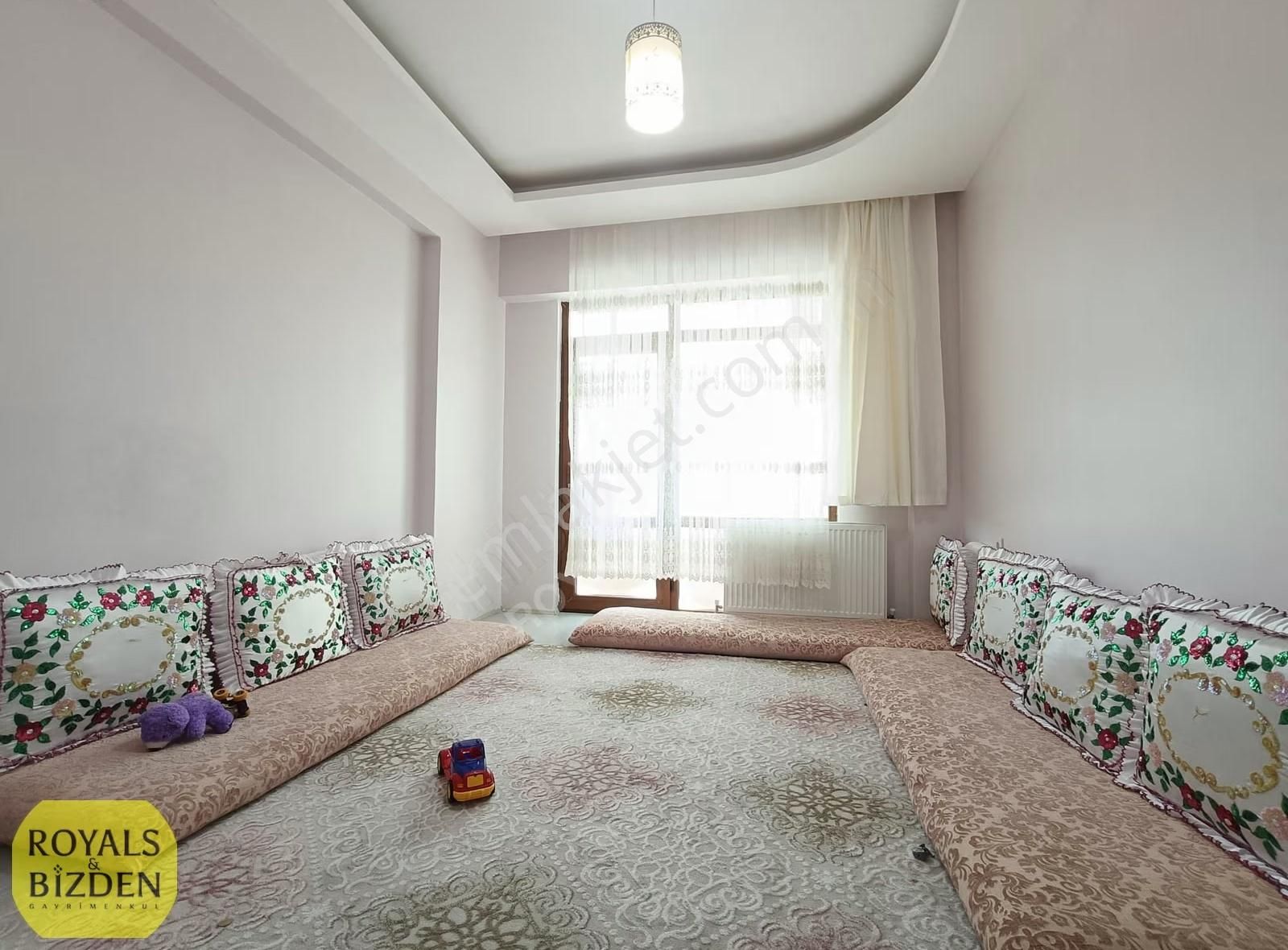 Karatay Saraçoğlu Cad. Cepheli Kızartma Balkonlu 3+1 Geniş Daire - Görsel 2