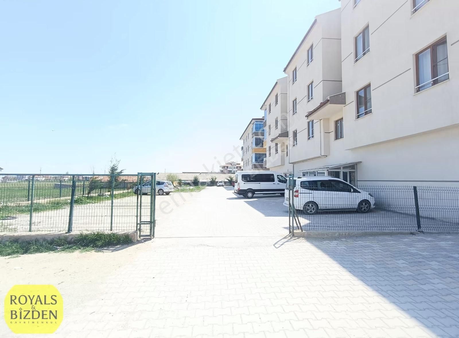 Karatay Saraçoğlu Cad. Cepheli Kızartma Balkonlu 3+1 Geniş Daire - Görsel 9