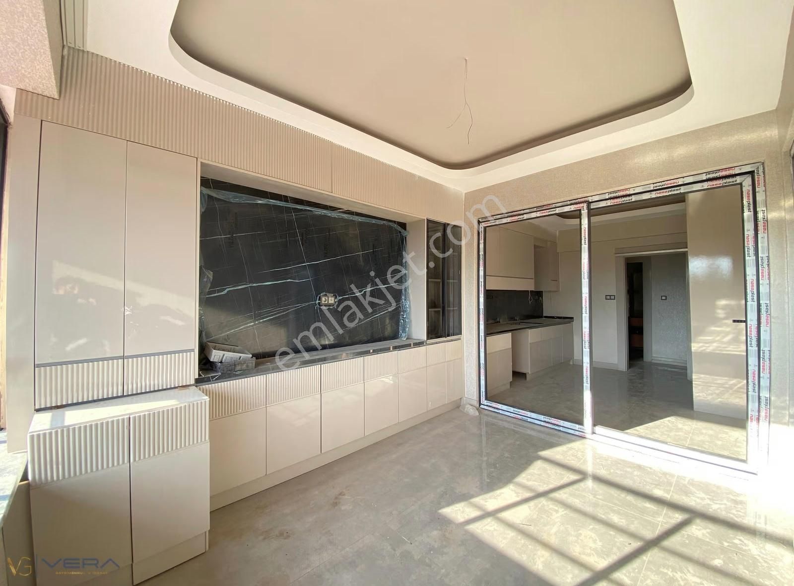 İbn-i Sina'nın Göbeğinde Satılık 2,5+1 Sıfır Daire