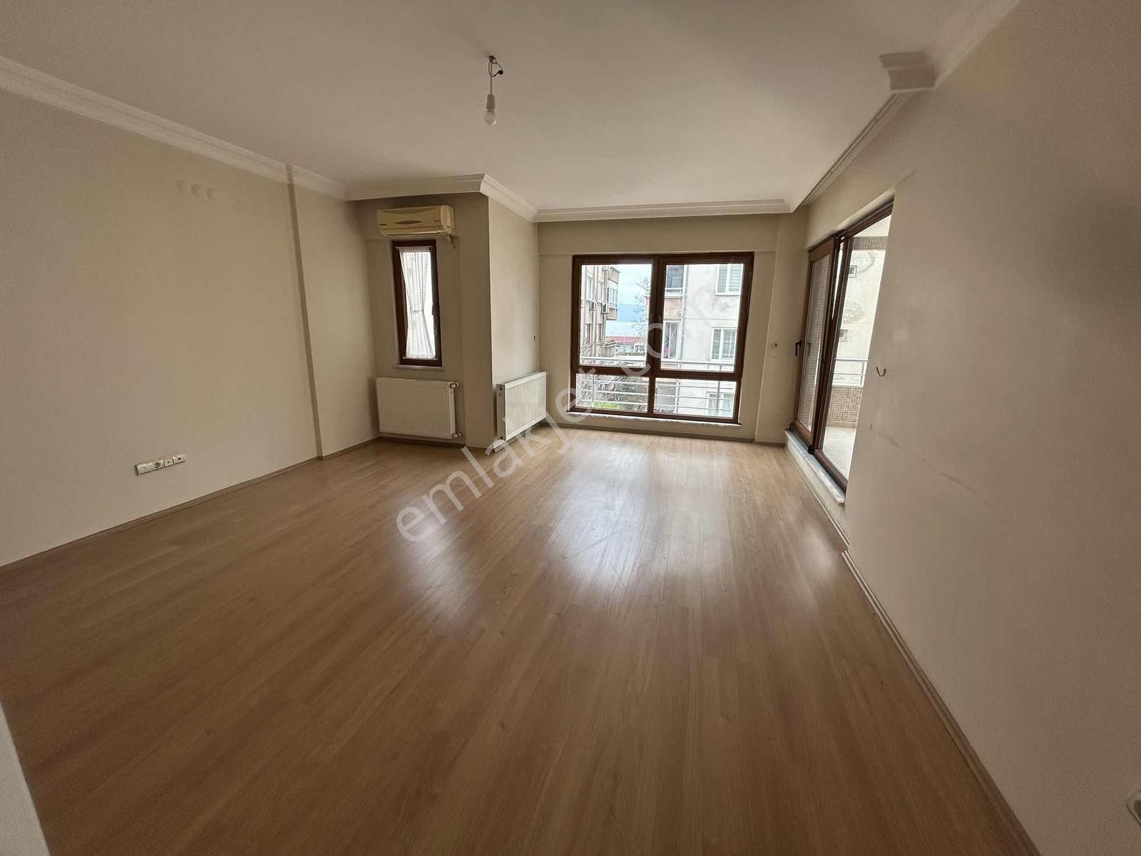 Mudanya Jandarma Karşısı Kullanışlı 3+1 Daire