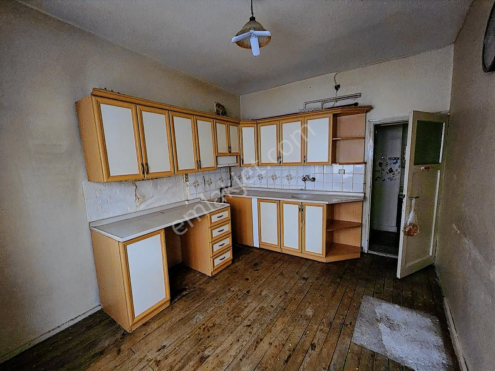 Çarşı Merkezinde Derya Oteli Arkasında 2+1 Kiralık Daire - Görsel 3