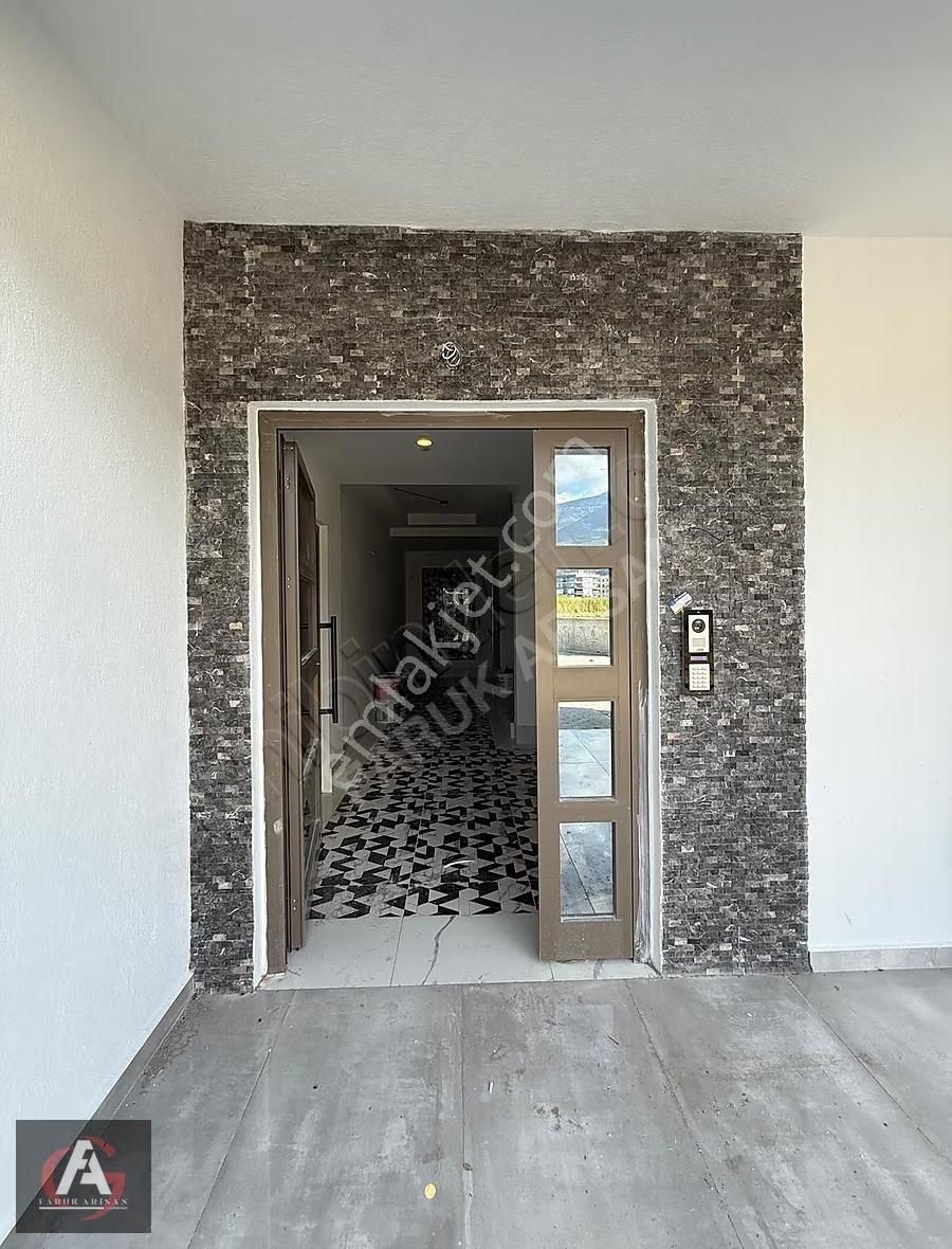 Faruk Arısan'dan Merkezi Konumda Çok Geniş Ve İskanlı Lüx 3+1 - Görsel 13