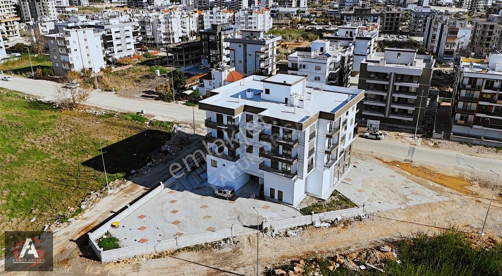 Faruk Arısan'dan Merkezi Konumda Çok Geniş Ve İskanlı Lüx 3+1 - Görsel 3