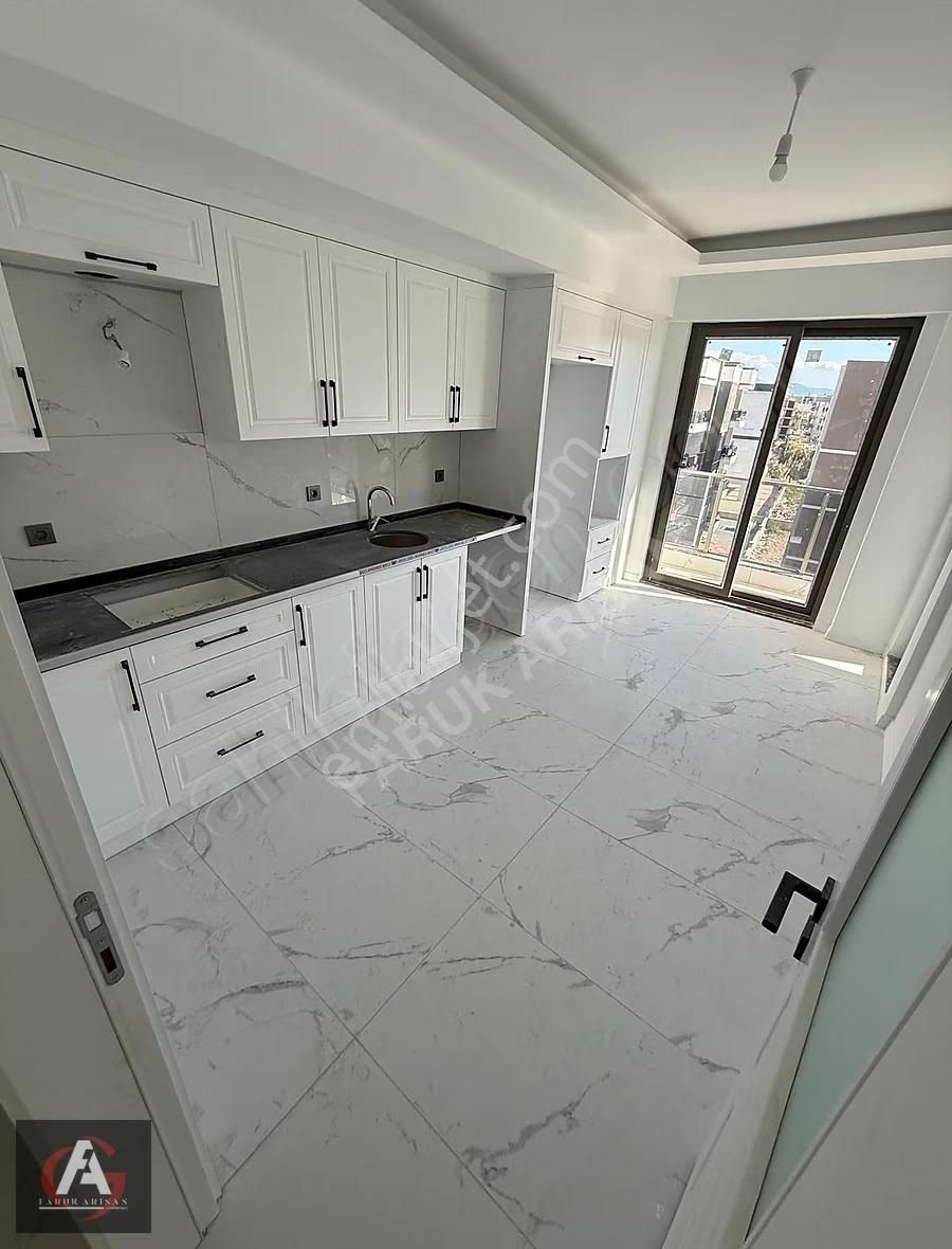 Faruk Arısan'dan Merkezi Konumda Çok Geniş Ve İskanlı Lüx 3+1 - Görsel 25