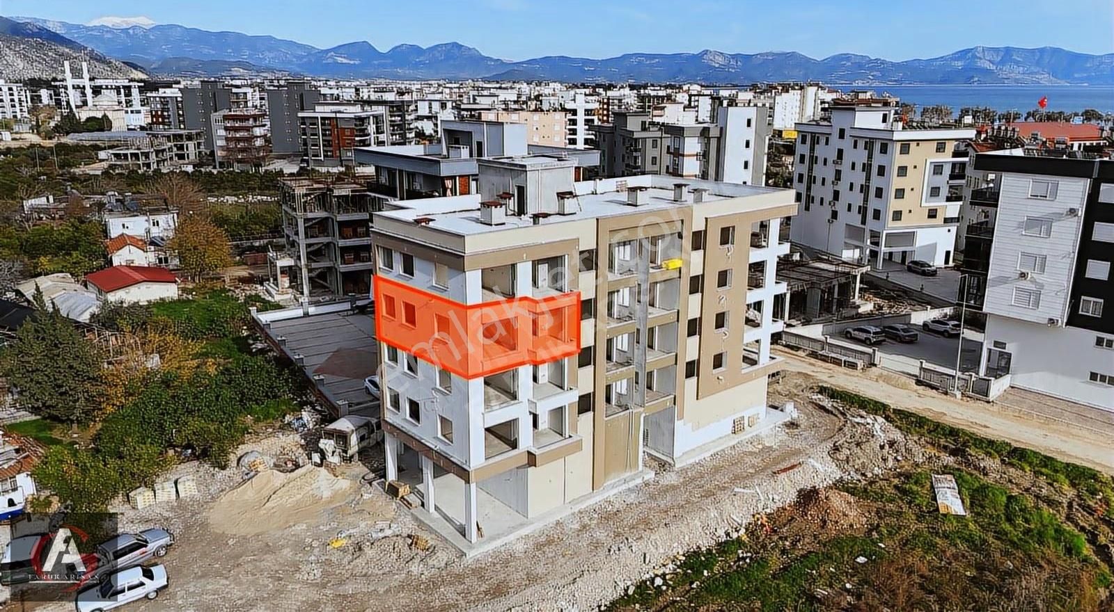 Faruk Arısan'dan Denize Çok Yakın Ve Deniz Manzaralı Lüx 2+1 - Görsel 29