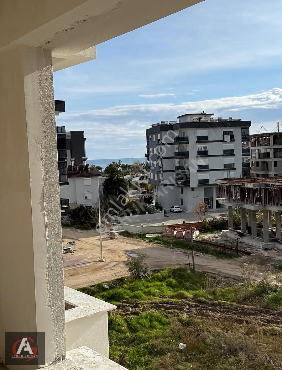 Faruk Arısan'dan Denize Çok Yakın Ve Deniz Manzaralı Lüx 2+1 - Görsel 6