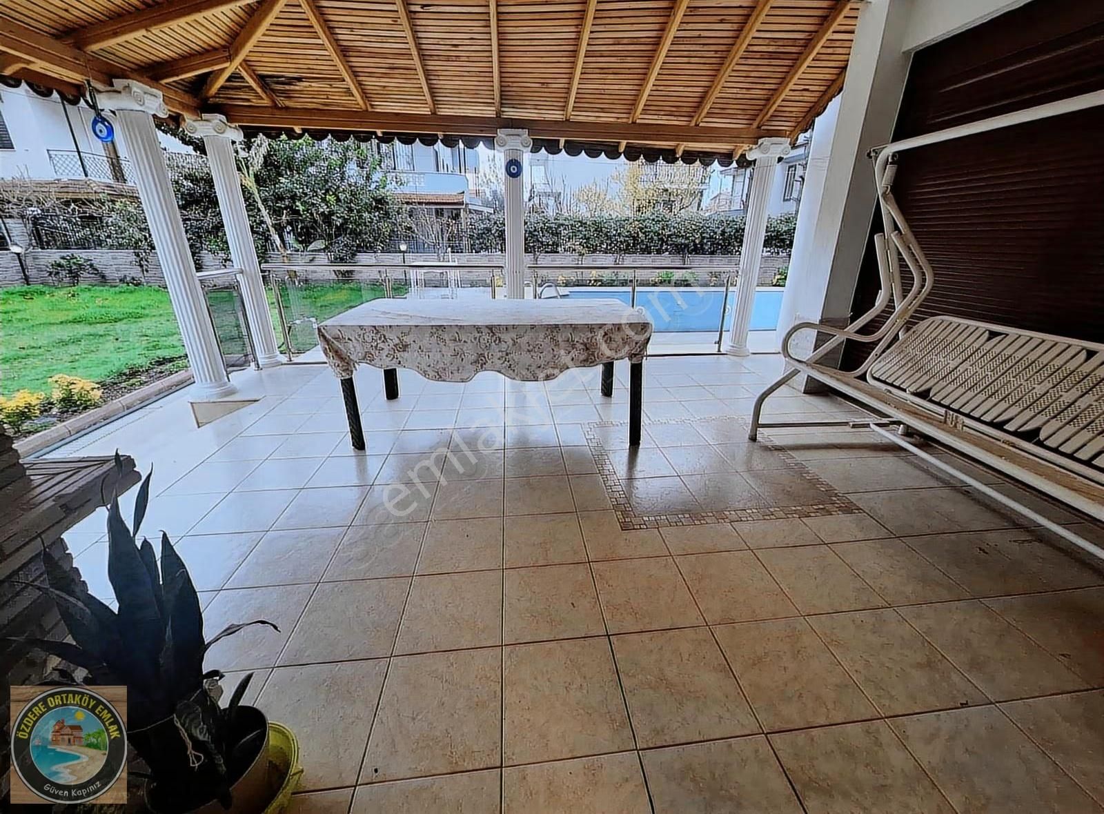 Gümüldür Sahilde Satılık 600m2 Arsada Havuzlu Villa - Görsel 16