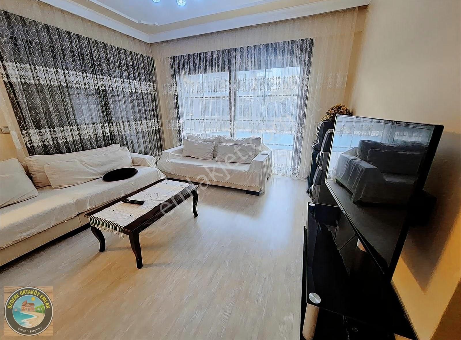 Gümüldür Sahilde Satılık 600m2 Arsada Havuzlu Villa - Görsel 3