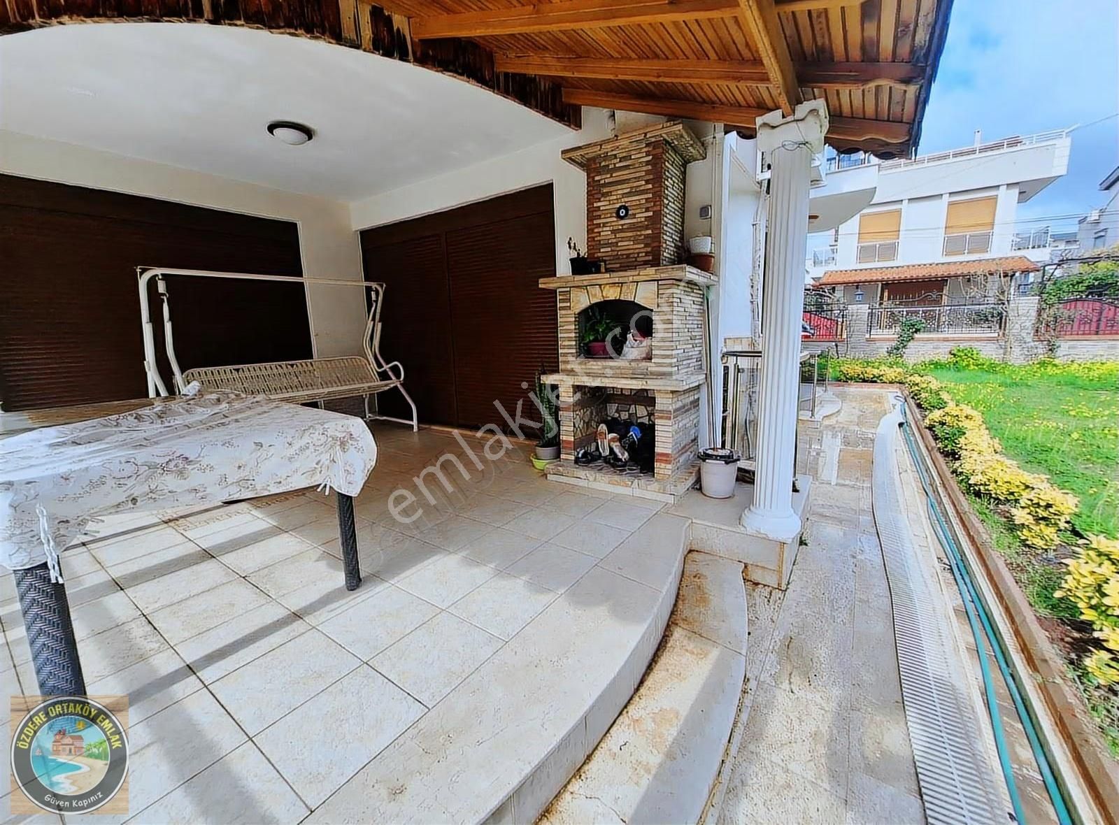 Gümüldür Sahilde Satılık 600m2 Arsada Havuzlu Villa - Görsel 9