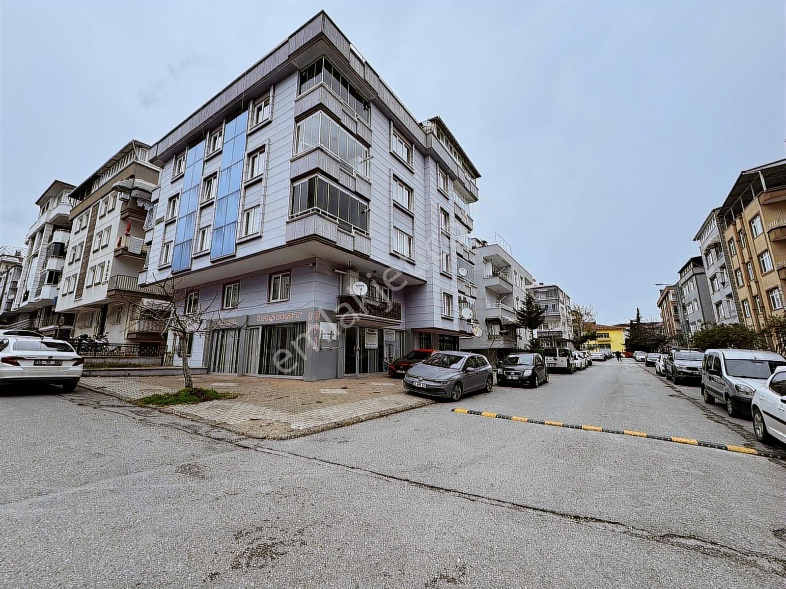 Yağmur Emlak'tan Acil!! Avantajlı Konum Çok Kullanışlı 2+1 Daire - Görsel 9