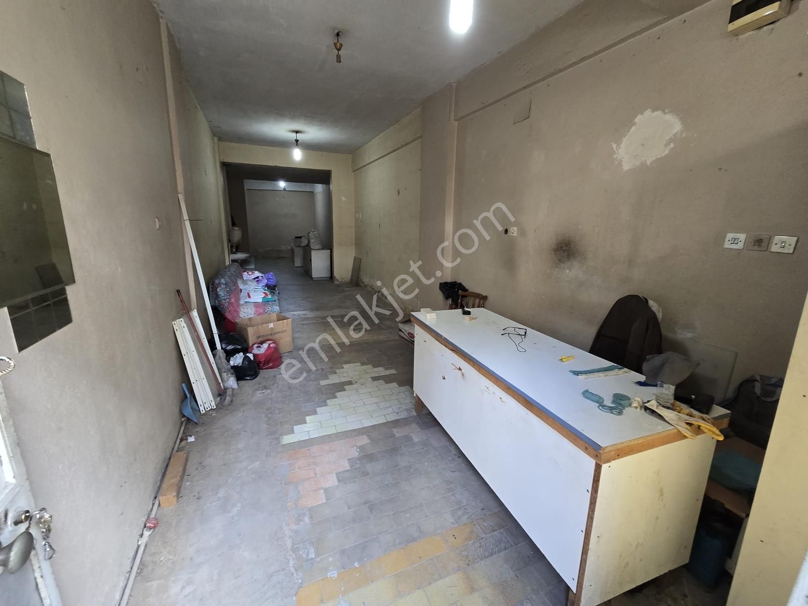 Balçovada Otobüs Yolu Üzerinde Kiralık 70 M.kare Dükkan - Görsel 8