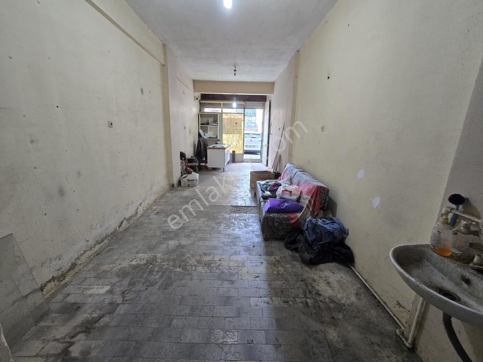 Balçovada Otobüs Yolu Üzerinde Kiralık 70 M.kare Dükkan - Görsel 6