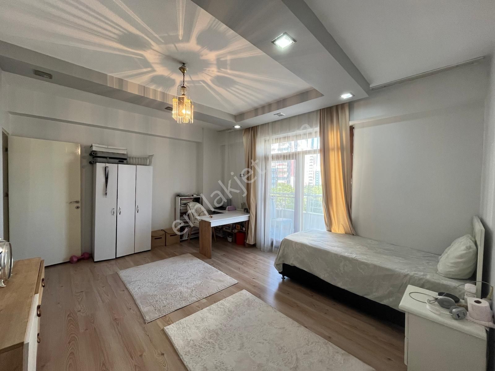 Radison Otel Civarı 3+1 Arakat Acil Satılık Daire - Görsel 3