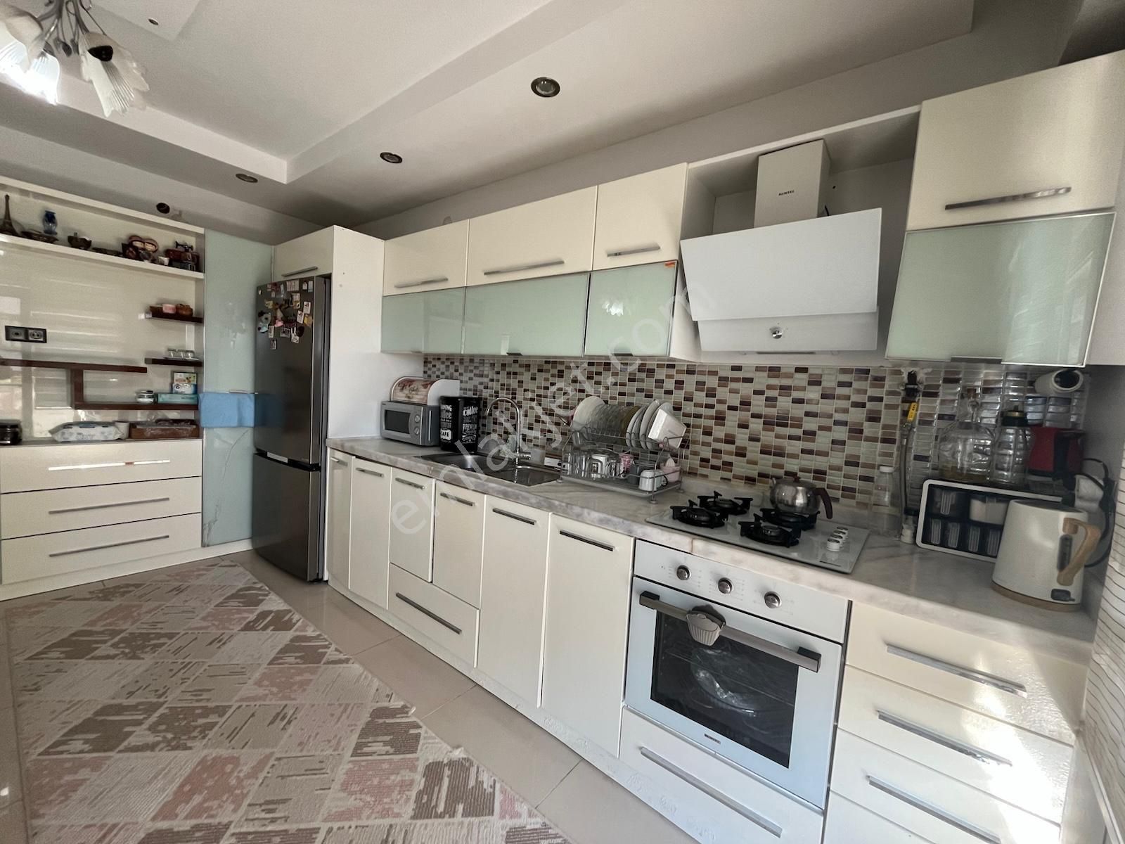 Radison Otel Civarı 3+1 Arakat Acil Satılık Daire - Görsel 8
