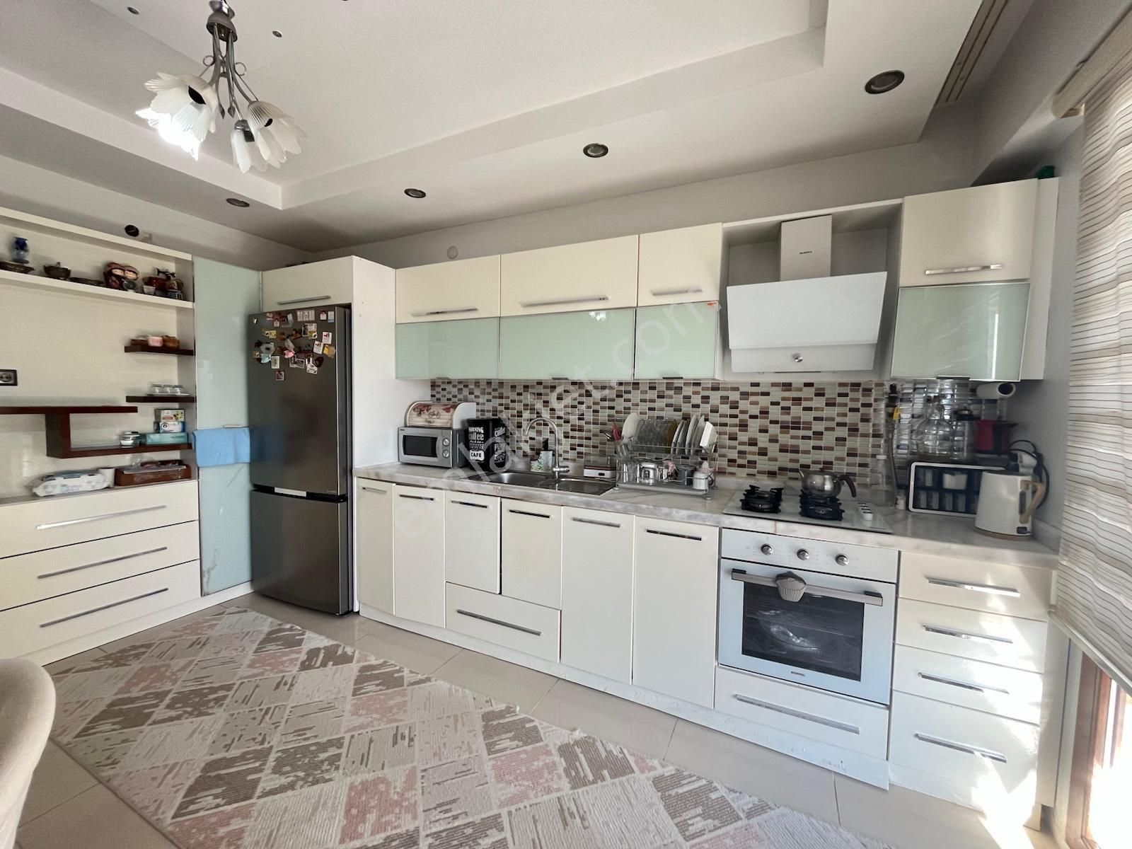 Radison Otel Civarı 3+1 Arakat Acil Satılık Daire