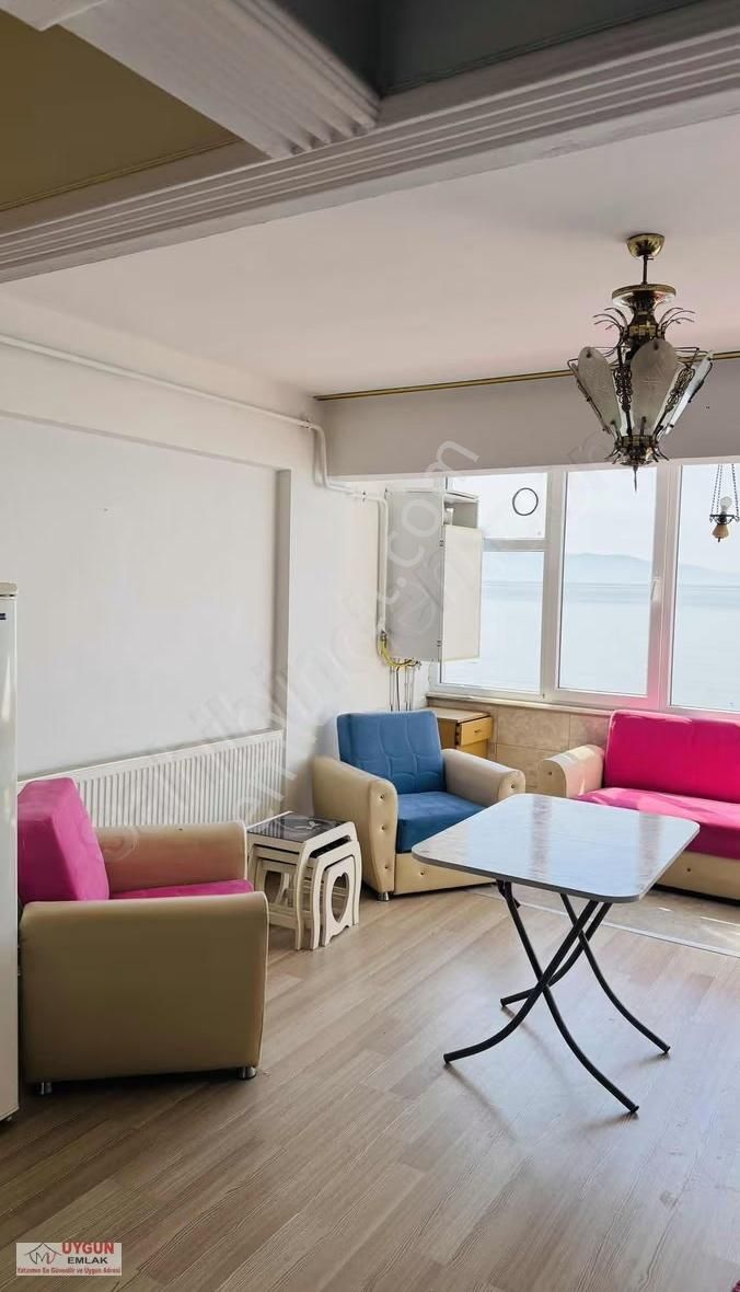 Küçük Kumlada Denize Sıfır Eşyalı Daire - Görsel 3