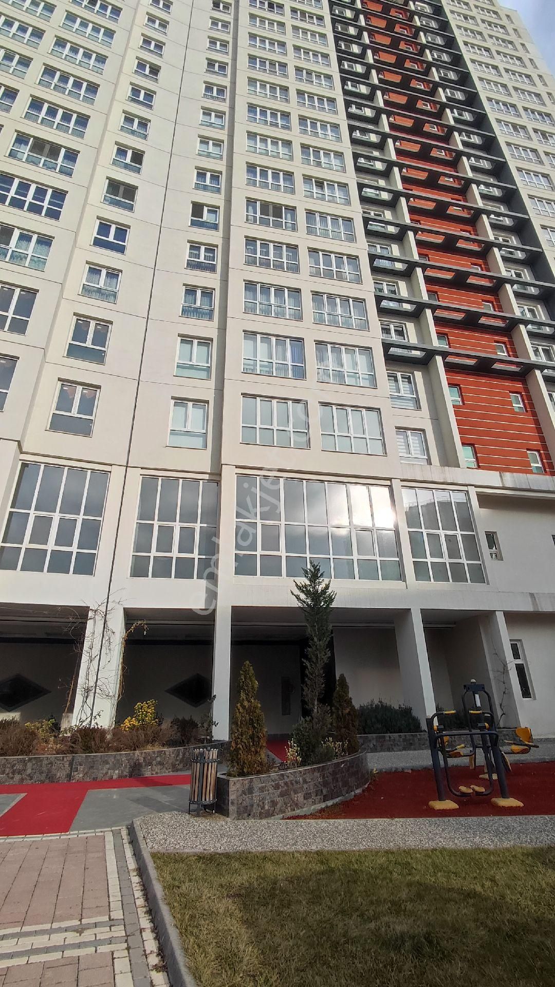 Aile Yaşamına Uygun Prestijli Sitede Yatırımlık