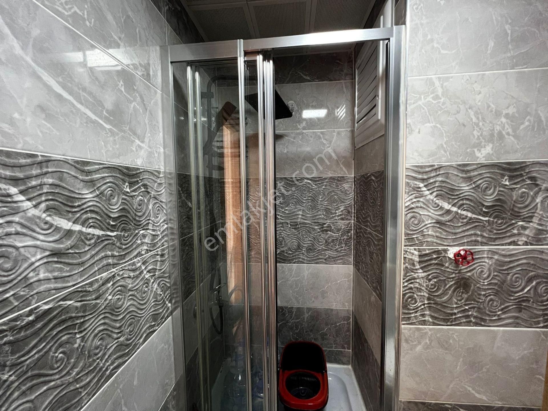 Karşıyaka Serinkuyu’da Anadolu Cad. Üzeri 6 Yıllık 2+1 | Net 70m² Kapalı Mutfak Kiralık Daire - Görsel 12