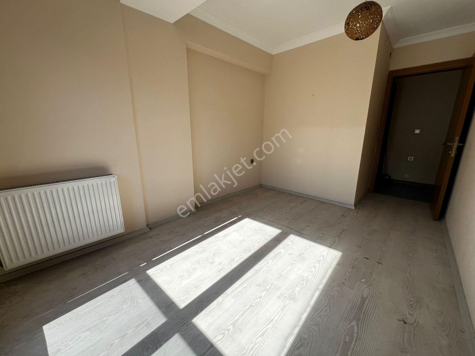 Karşıyaka Serinkuyu’da Anadolu Cad. Üzeri 6 Yıllık 2+1 | Net 70m² Kapalı Mutfak Kiralık Daire - Görsel 9