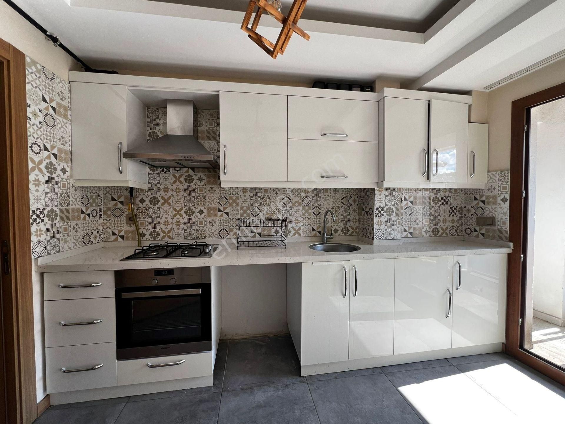 Karşıyaka Serinkuyu’da Anadolu Cad. Üzeri 6 Yıllık 2+1 | Net 70m² Kapalı Mutfak Kiralık Daire - Görsel 5