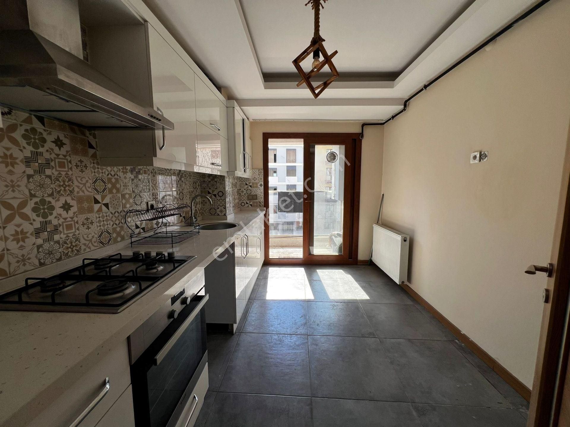 Karşıyaka Serinkuyu’da Anadolu Cad. Üzeri 6 Yıllık 2+1 | Net 70m² Kapalı Mutfak Kiralık Daire - Görsel 4