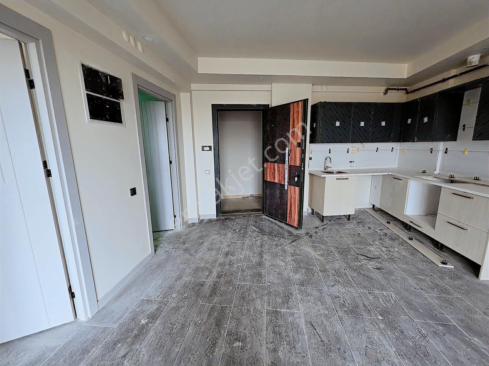 Karabayır'da Manzaralı Lüks 1+1 Zeminden Isıtma Özel Garajlı