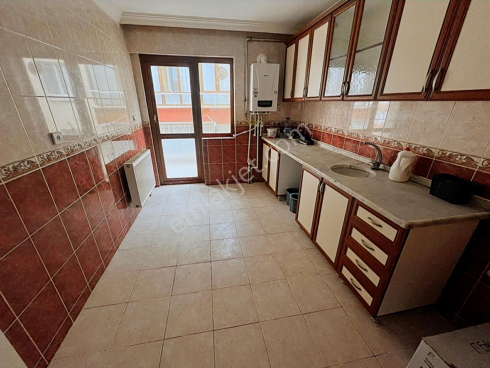 Ufuktepede Cadde Yakını Ön Cephe Asansörlü 3+1 - Görsel 11