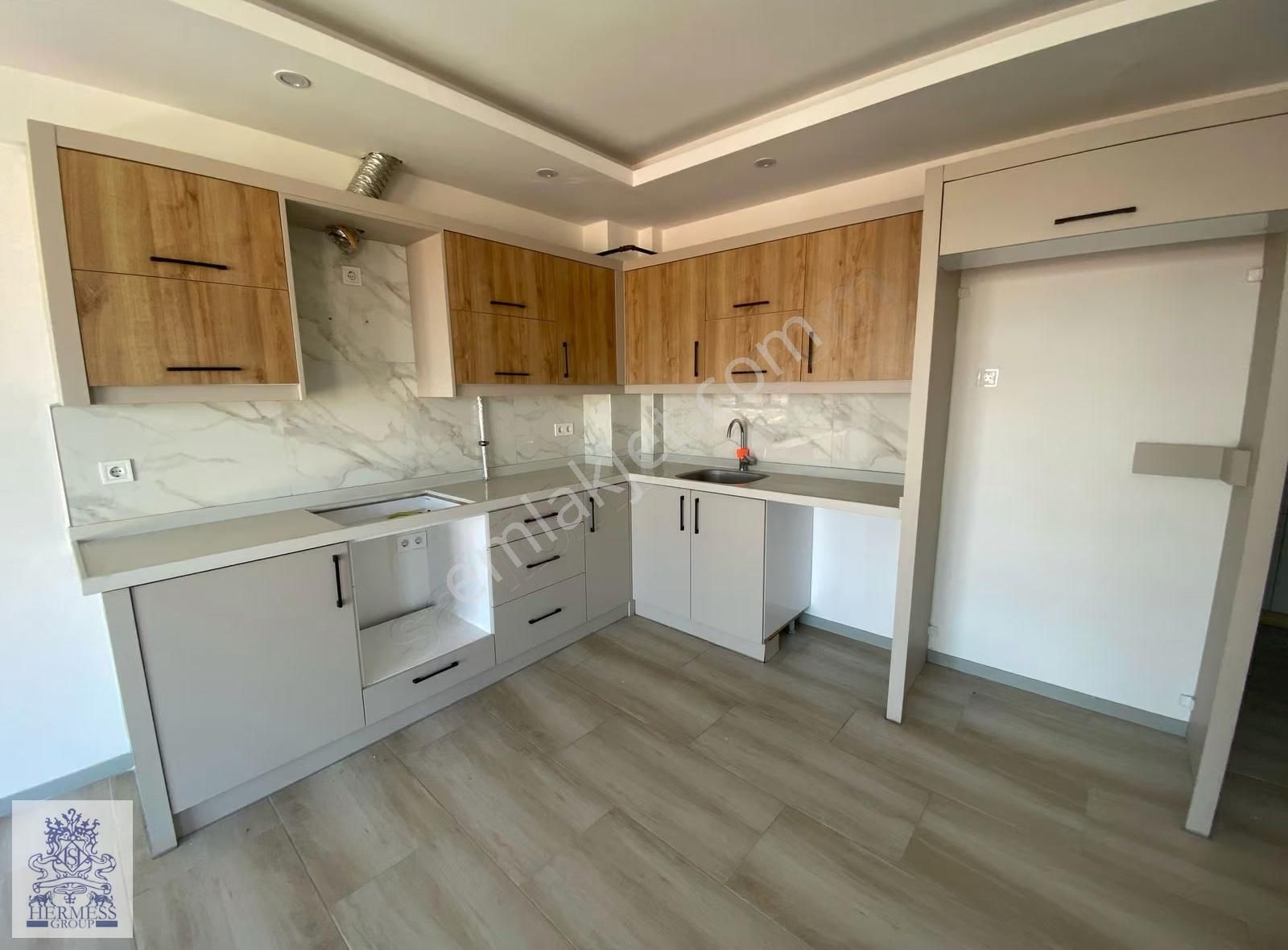 Hermess'den Akkonak Mah'de Cadde Üzeri Kiralık 2+1 Daire - Görsel 16