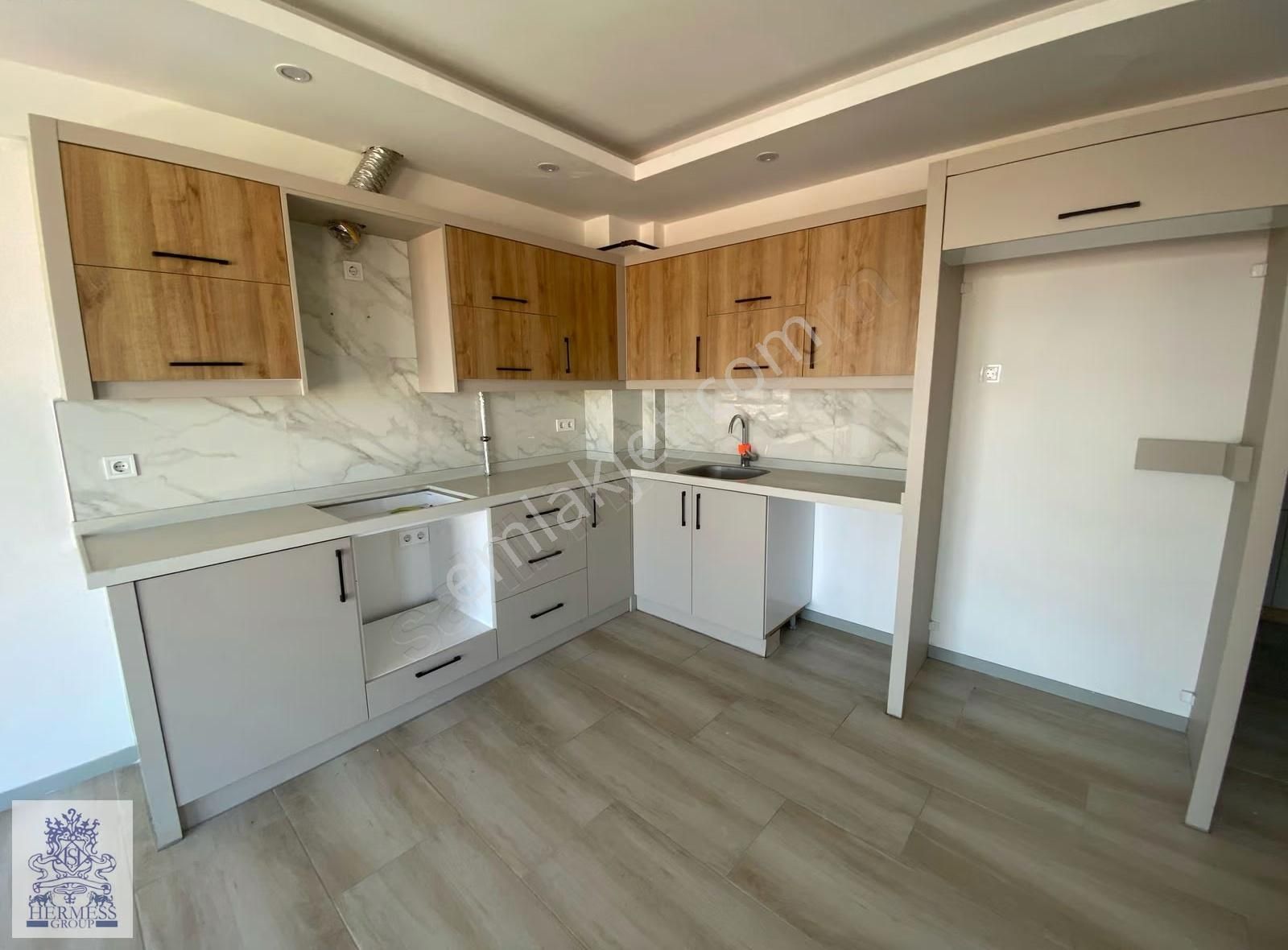 Hermess'den Akkonak Mah'de Cadde Üzeri Kiralık 2+1 Daire - Görsel 18