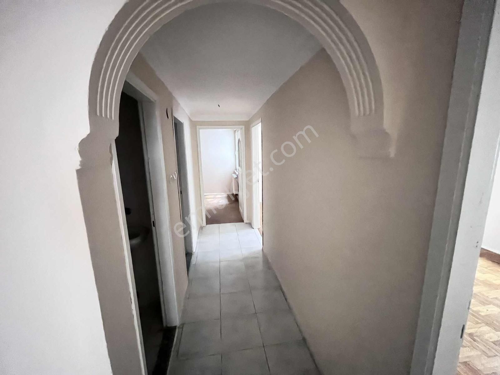 Maltepe Zümrütevlerde Palmiye Sitesi İçerisinde 3+1 Temiz 2. Kat - Görsel 15