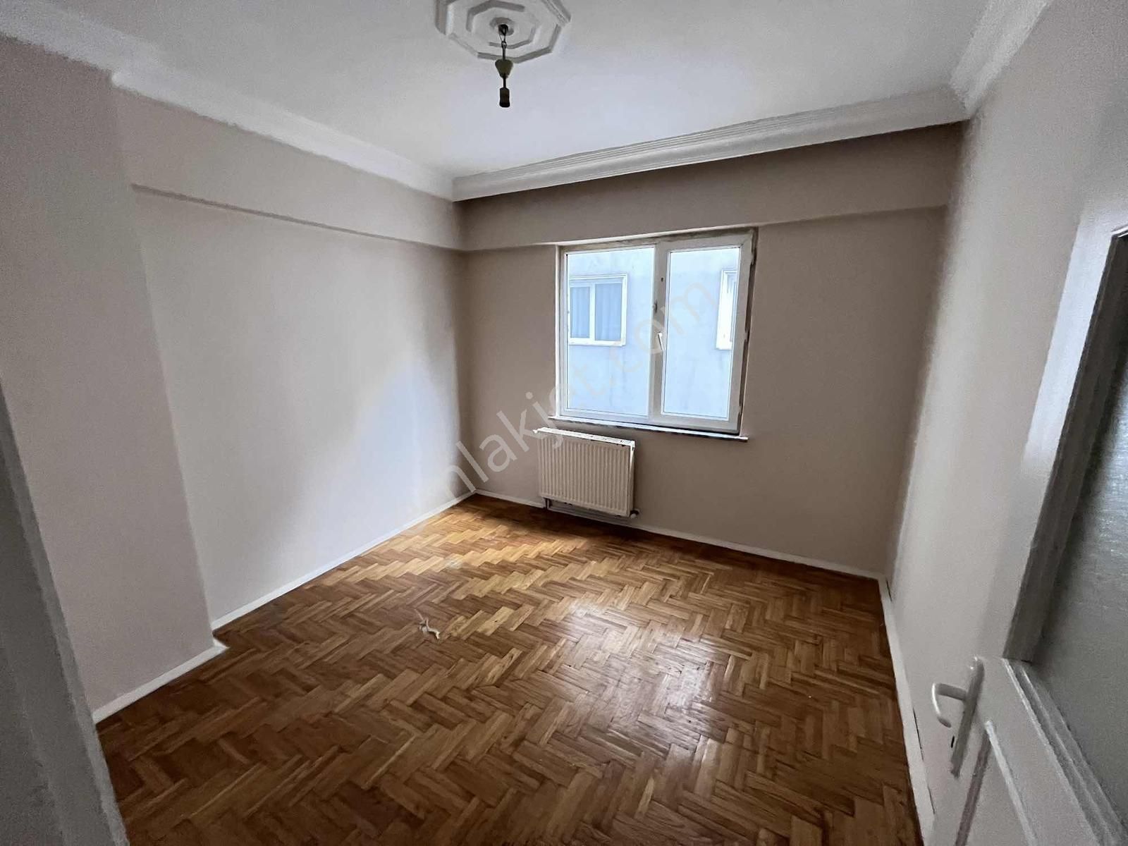 Maltepe Zümrütevlerde Palmiye Sitesi İçerisinde 3+1 Temiz 2. Kat - Görsel 25