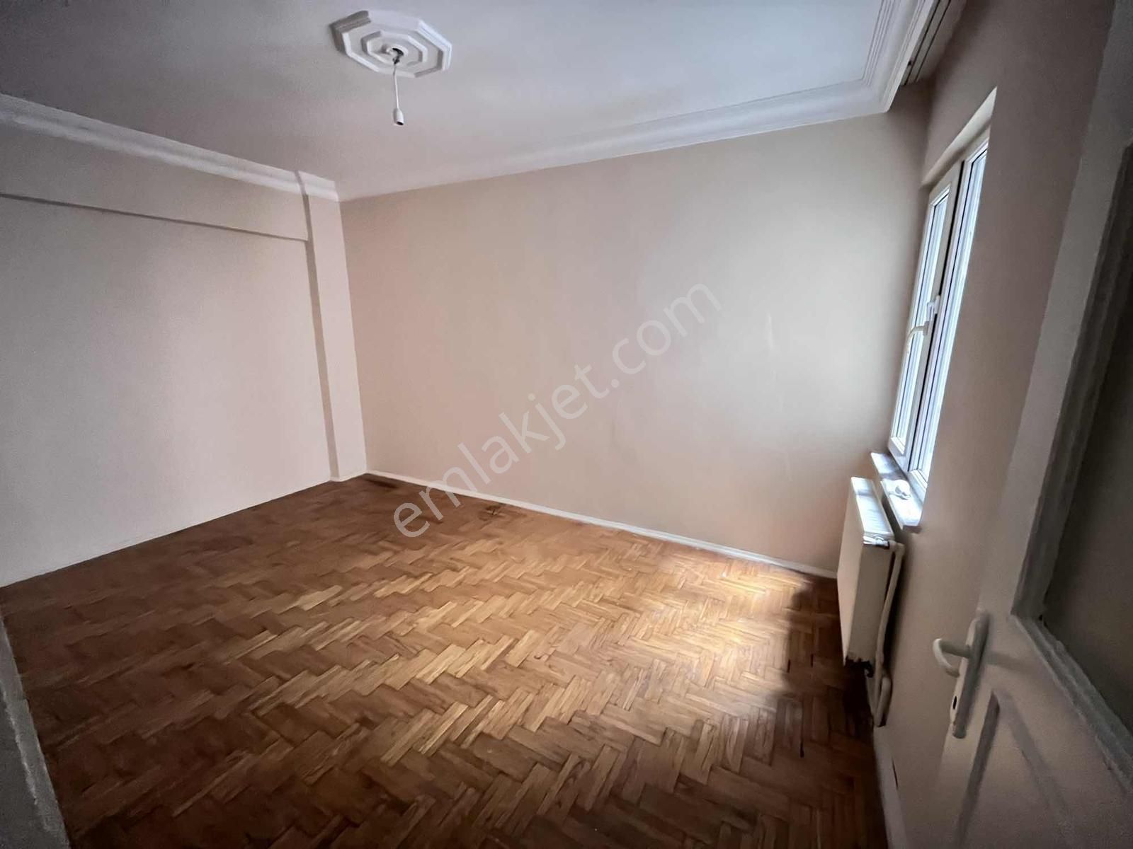 Maltepe Zümrütevlerde Palmiye Sitesi İçerisinde 3+1 Temiz 2. Kat - Görsel 7